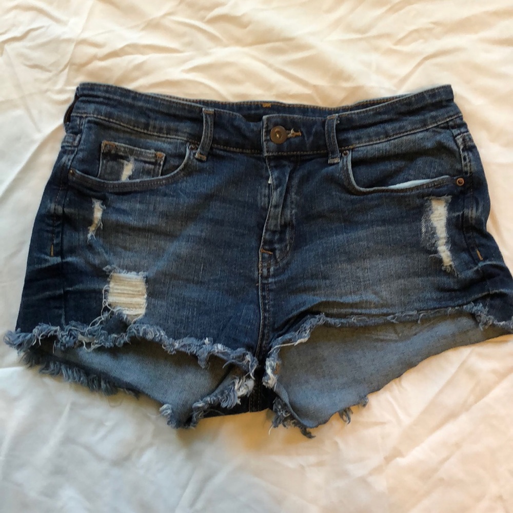 H&M distressed dark blue jean shorts shorts